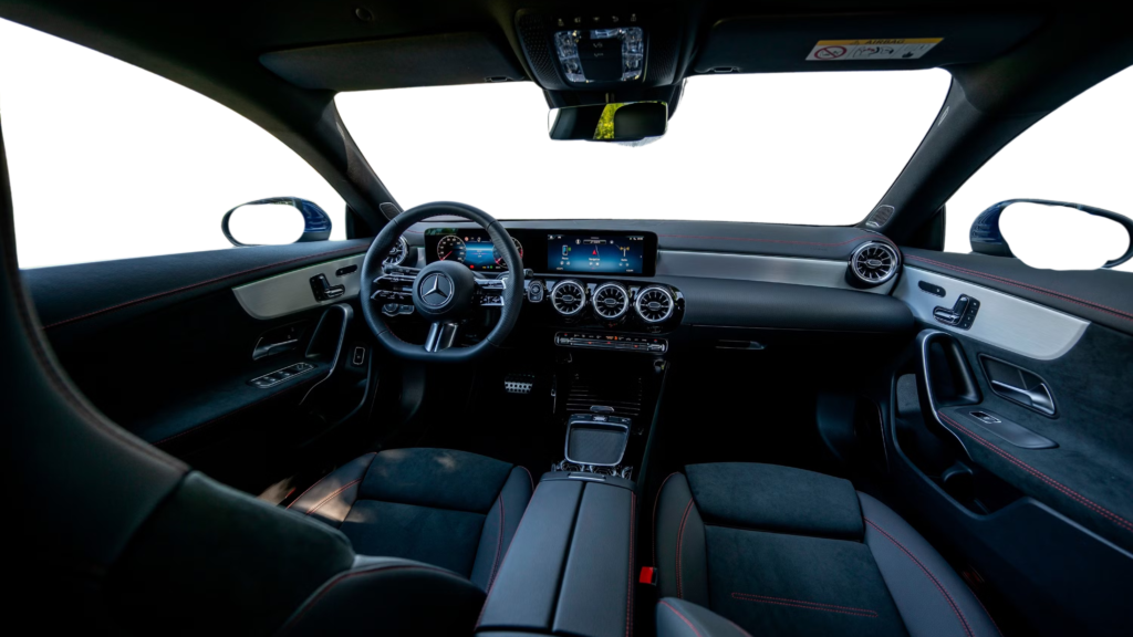 Mercedes-Benz CLA 2025 Interiror